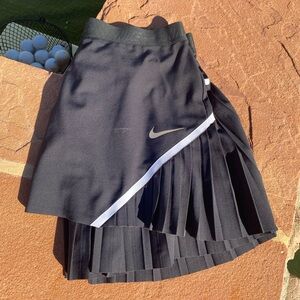 Nike Black Pleated golf/tennis Skort